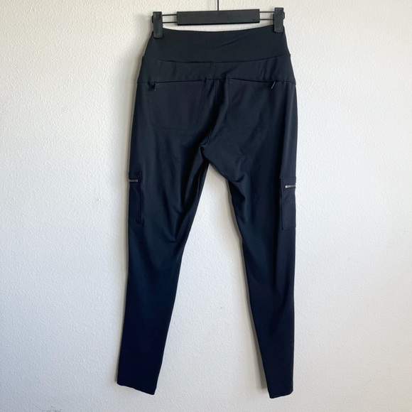Athleta wander stash black cargo skinny pants size 2 - Picture 2 of 7